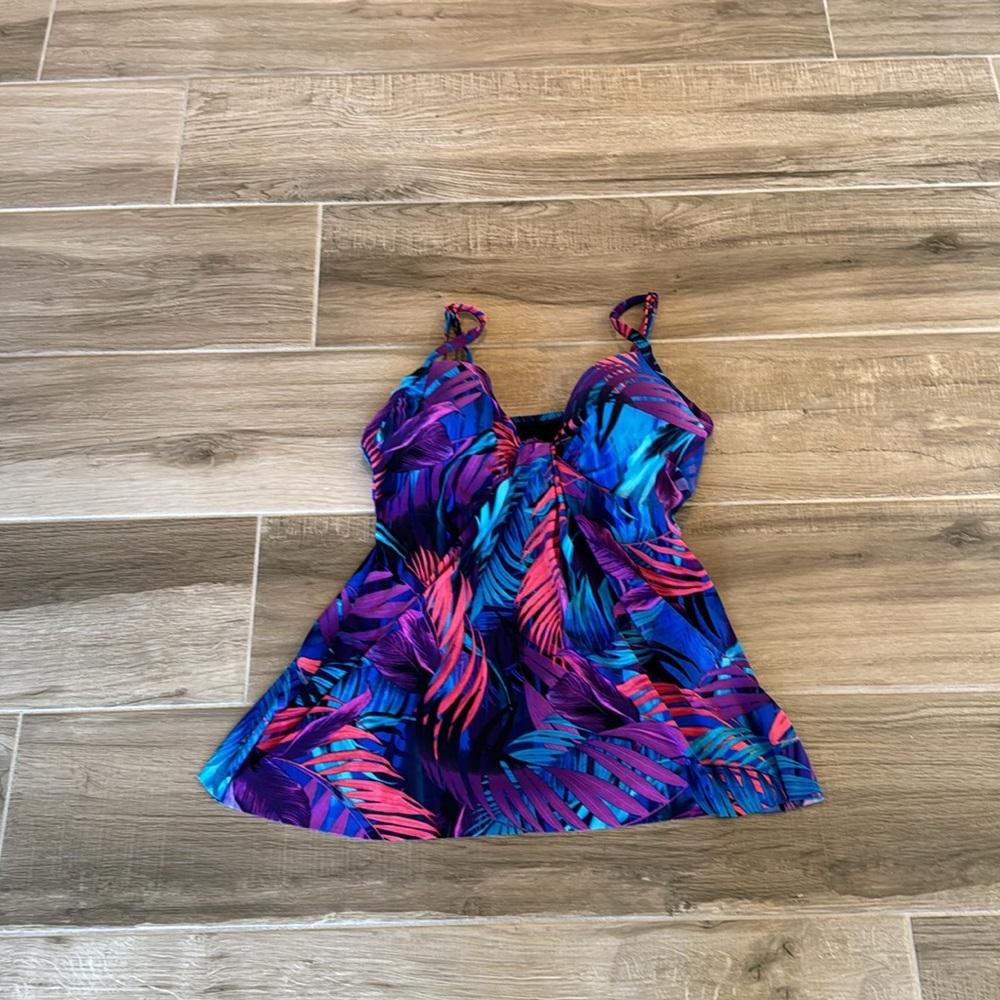 Miraclesuit 10 Marina Sweetheart Neckline tankini top